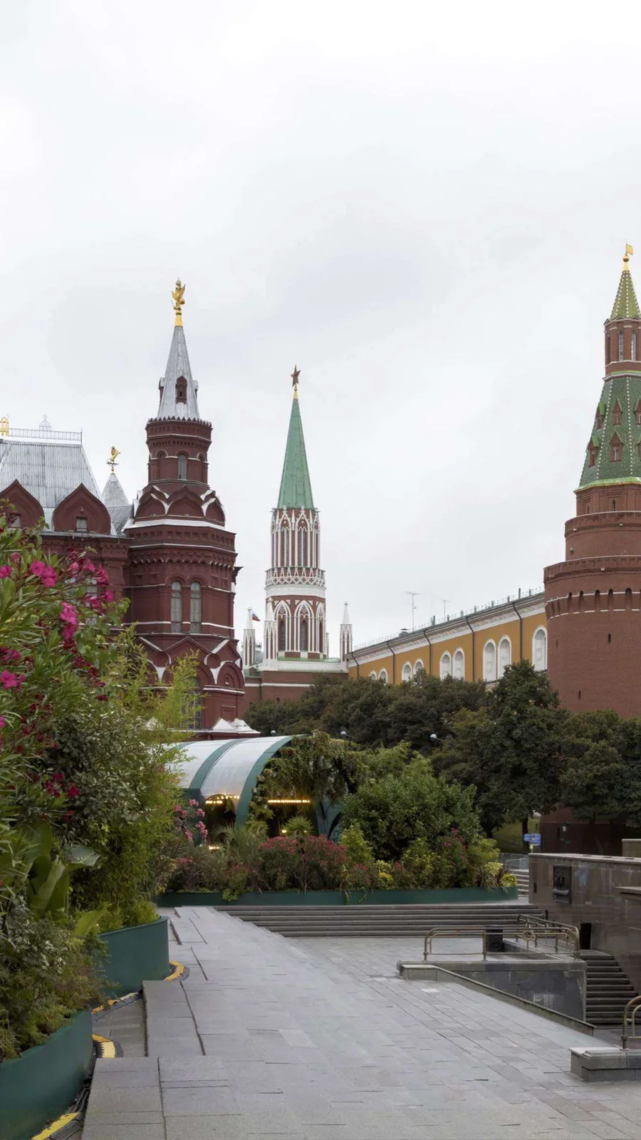 Башни Кремля от Александровского сада